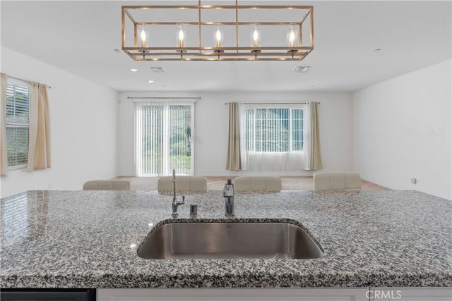 41024 Chambord Drive, Lake Elsinore, CA 92532