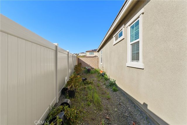 41024 Chambord Drive, Lake Elsinore, CA 92532