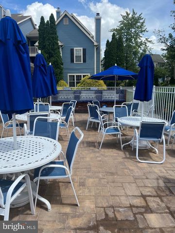 68 CROSSPOINTE DR, East Brunswick, NJ 08816