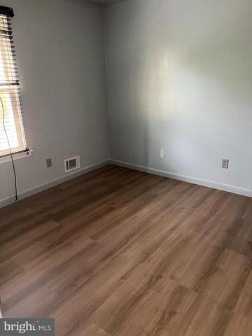 68 CROSSPOINTE DR, East Brunswick, NJ 08816