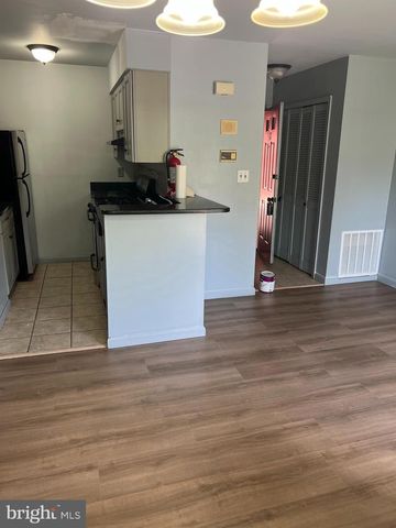 68 CROSSPOINTE DR, East Brunswick, NJ 08816