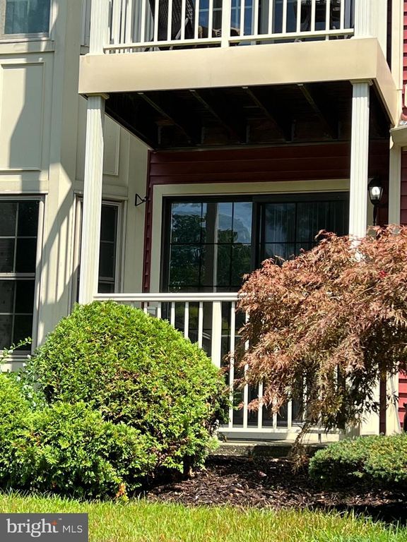 68 CROSSPOINTE DR, East Brunswick, NJ 08816