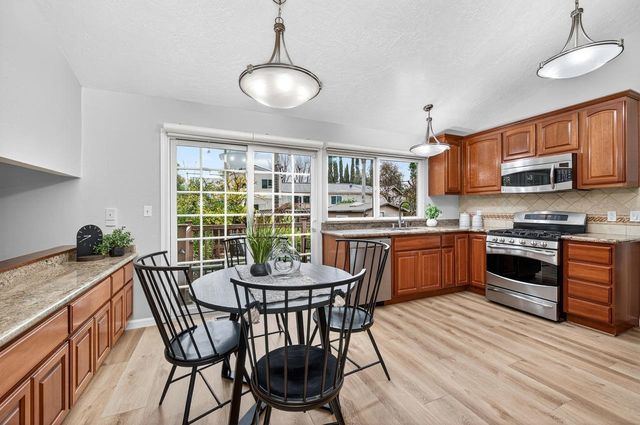 574 Cinnabar Dr, Livermore, CA 94550