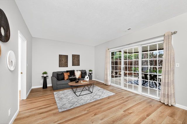 574 Cinnabar Dr, Livermore, CA 94550