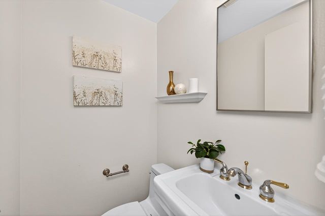 574 Cinnabar Dr, Livermore, CA 94550