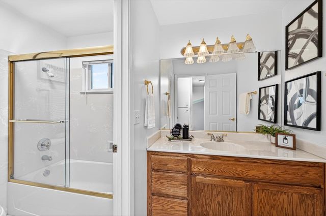 574 Cinnabar Dr, Livermore, CA 94550