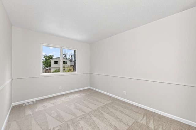 574 Cinnabar Dr, Livermore, CA 94550