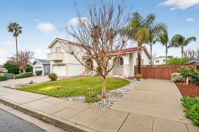 574 Cinnabar Dr, Livermore, CA 94550