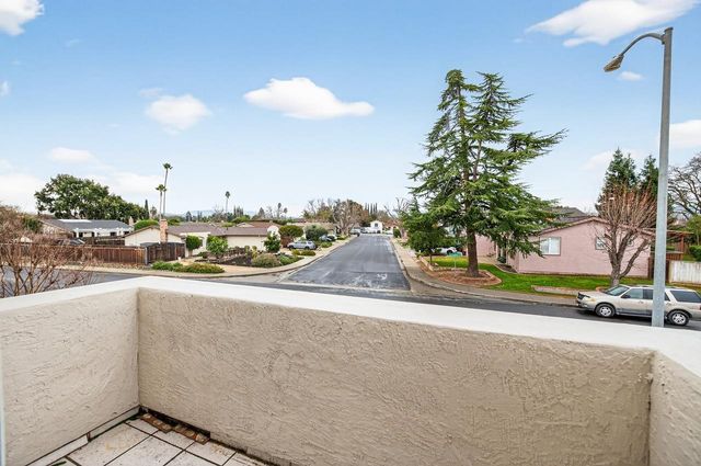 574 Cinnabar Dr, Livermore, CA 94550