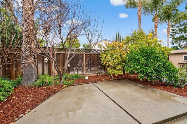 574 Cinnabar Dr, Livermore, CA 94550