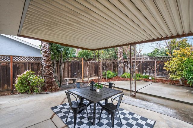 574 Cinnabar Dr, Livermore, CA 94550