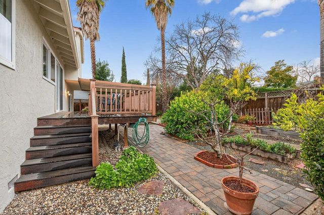 574 Cinnabar Dr, Livermore, CA 94550