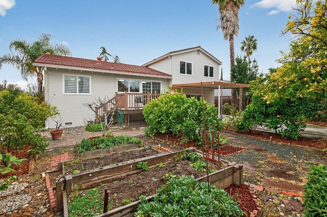 574 Cinnabar Dr, Livermore, CA 94550