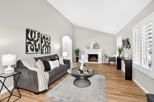 574 Cinnabar Dr, Livermore, CA 94550