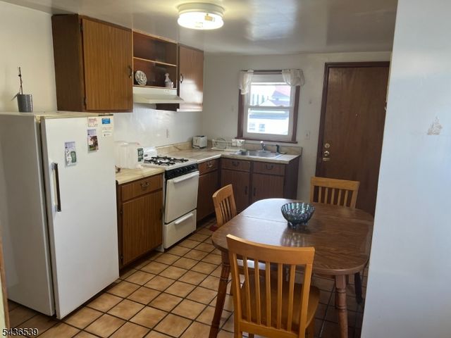 195 Walnut St, Newark City, NJ 07105