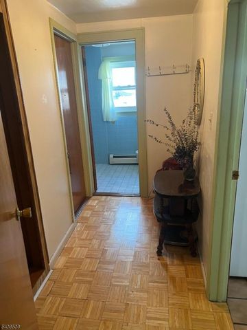 195 Walnut St, Newark City, NJ 07105