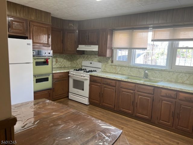 195 Walnut St, Newark City, NJ 07105