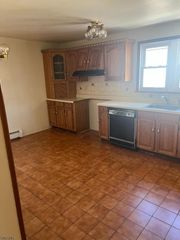 195 Walnut St, Newark City, NJ 07105