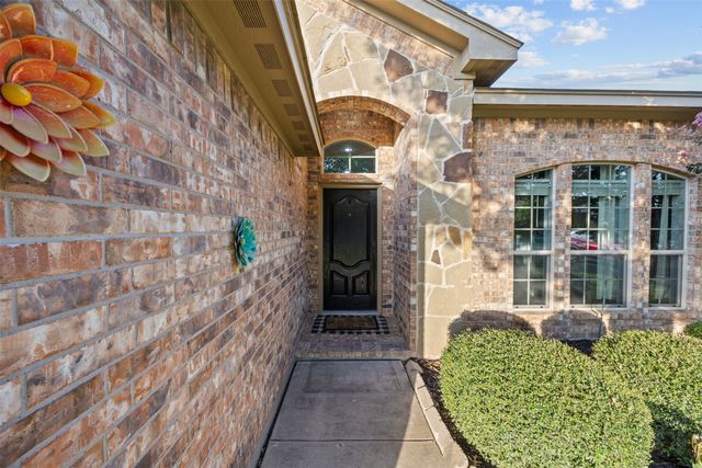 221 Spring Hollow Drive, Saginaw, TX 76131