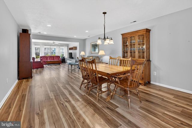 8 PEPPERGRASS DR N, Mount Laurel, NJ 08054