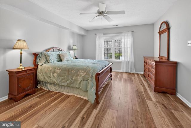 8 PEPPERGRASS DR N, Mount Laurel, NJ 08054