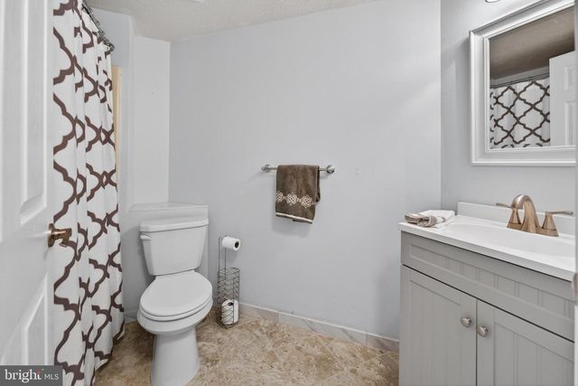 8 PEPPERGRASS DR N, Mount Laurel, NJ 08054