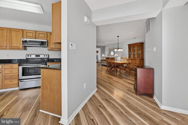 8 PEPPERGRASS DR N, Mount Laurel, NJ 08054