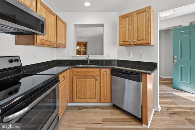 8 PEPPERGRASS DR N, Mount Laurel, NJ 08054