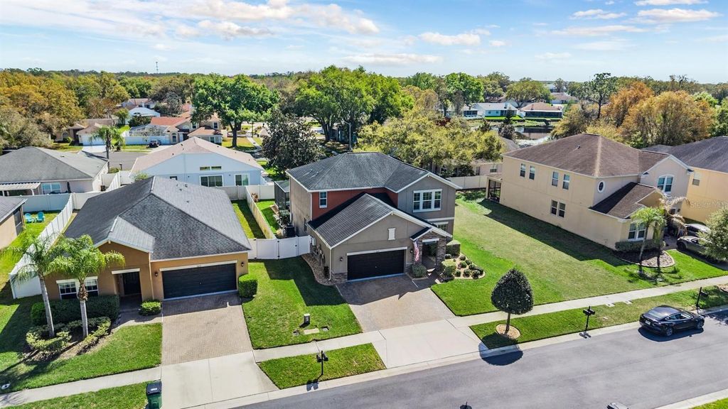 Image 5 of property listing at 3233 CALVANO DRIVE, Land O Lakes, FL 34639