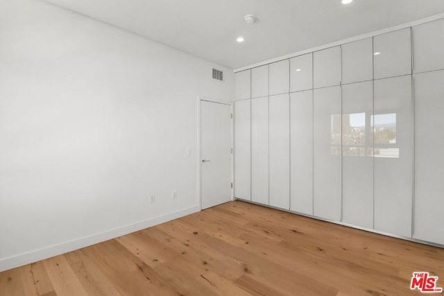 938 S ORANGE GROVE Avenue 302, Los Angeles, CA 90036