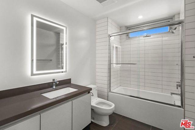 938 S ORANGE GROVE Avenue 302, Los Angeles, CA 90036