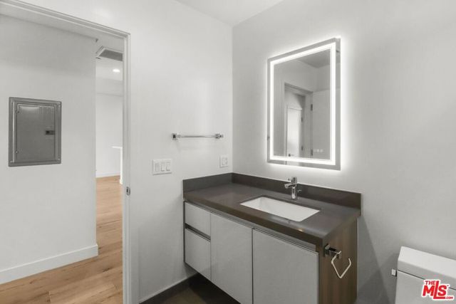 938 S ORANGE GROVE Avenue 302, Los Angeles, CA 90036