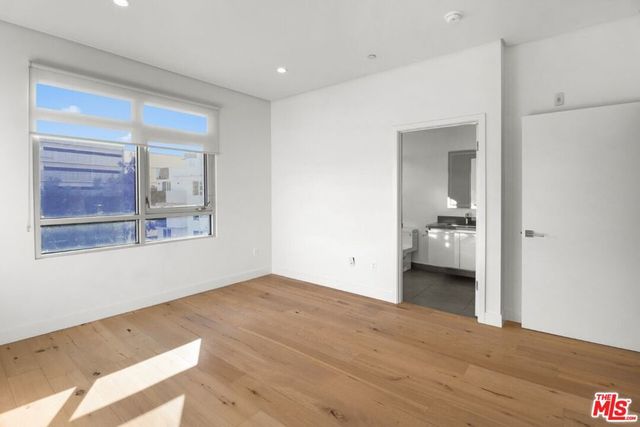 938 S ORANGE GROVE Avenue 302, Los Angeles, CA 90036