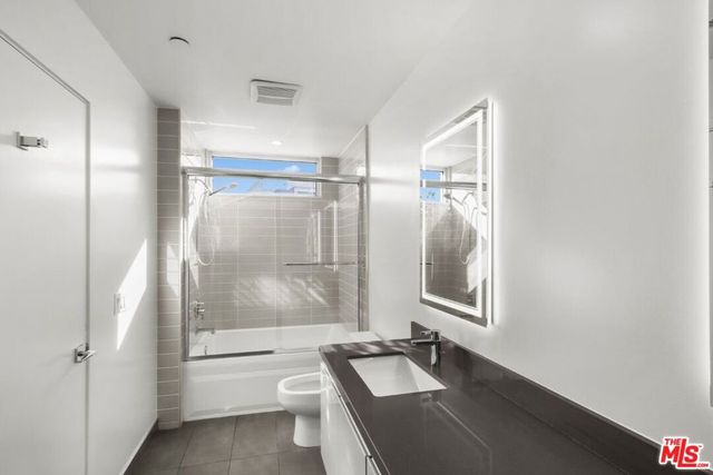 938 S ORANGE GROVE Avenue 302, Los Angeles, CA 90036