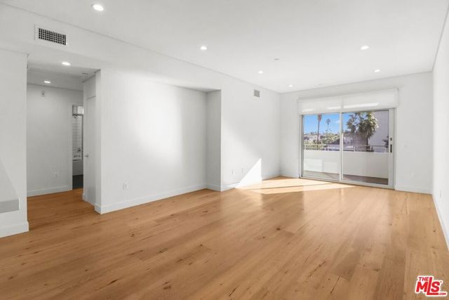 938 S ORANGE GROVE Avenue 302, Los Angeles, CA 90036