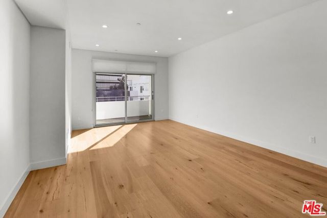 938 S ORANGE GROVE Avenue 302, Los Angeles, CA 90036