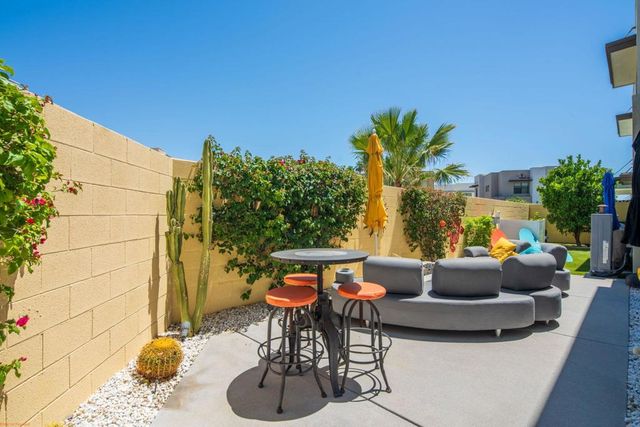 2732 Sunrise Sonata Lane, Palm Springs, CA 92262