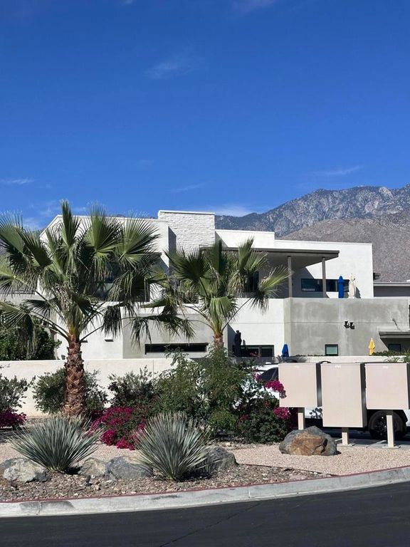2732 Sunrise Sonata Lane, Palm Springs, CA 92262