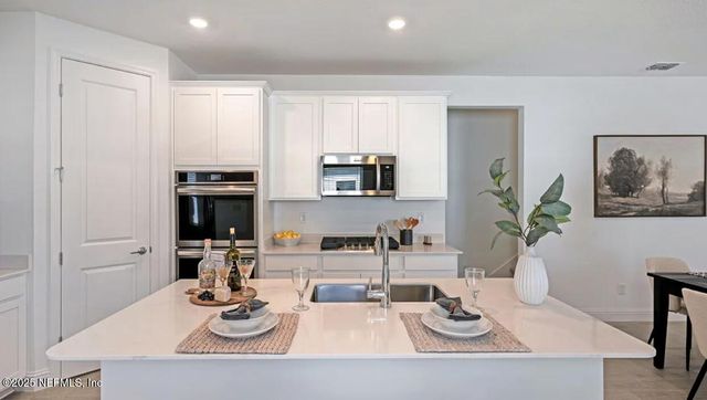 3102 ADELAIDE Road, Green Cove Springs, FL 32043