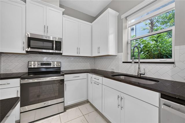 8437 MARTINSON STREET, Orlando, FL 32827