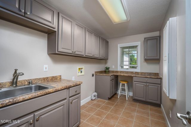 26245 Seminary Road, Perrysburg, OH 43551