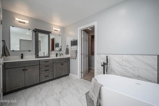 26245 Seminary Road, Perrysburg, OH 43551