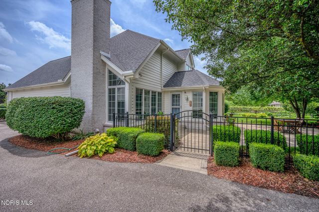26245 Seminary Road, Perrysburg, OH 43551
