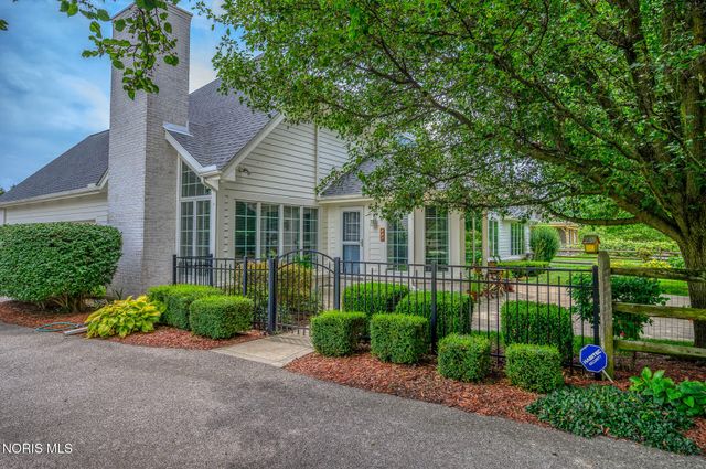 26245 Seminary Road, Perrysburg, OH 43551