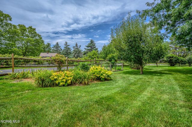 26245 Seminary Road, Perrysburg, OH 43551