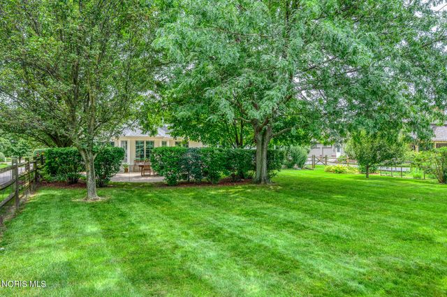 26245 Seminary Road, Perrysburg, OH 43551