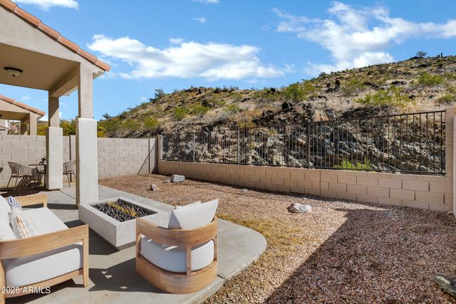 315 W MOUNTAIN SAGE Drive, Phoenix, AZ 85045