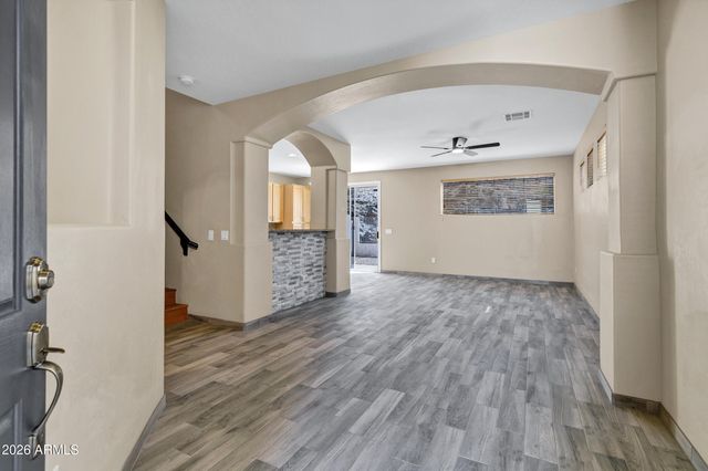 315 W MOUNTAIN SAGE Drive, Phoenix, AZ 85045