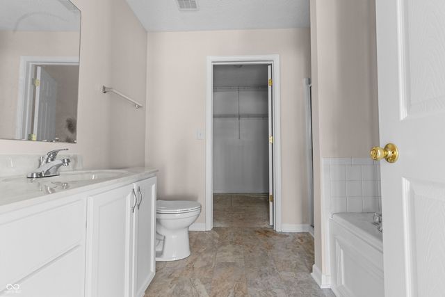 6365 W Oxford Lane, Mccordsville, IN 46055