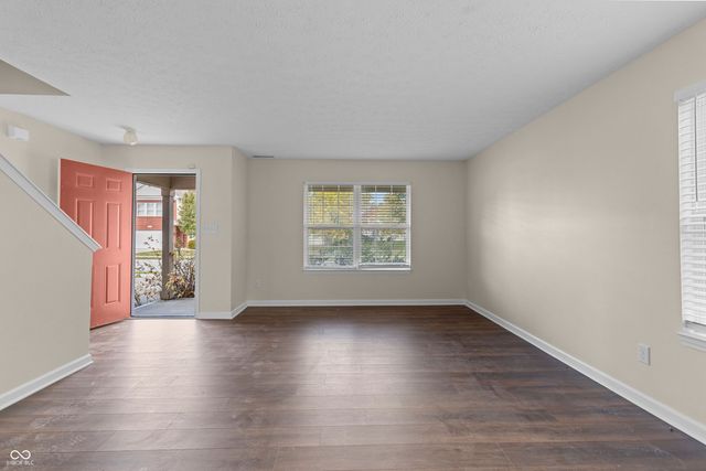 6365 W Oxford Lane, Mccordsville, IN 46055